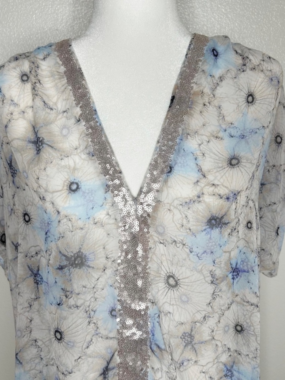 One September Anthropologie Womens Lyla Floral Sheer Sequin Tunic Top Size M - Picture 2 of 8